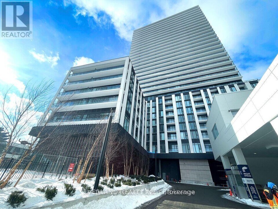 5858 Yonge St in Toronto, ON - Building Photo