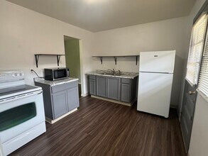1163 Eastfield Rd in Worthington, OH - Building Photo - Building Photo