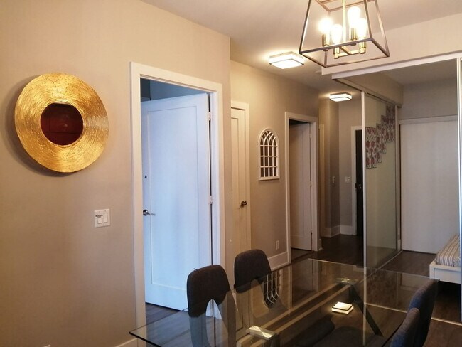 300 Front St W in Toronto, ON - Building Photo - Building Photo