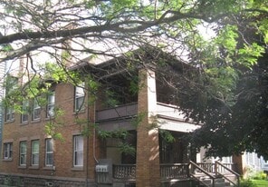 916 W 9th St, Unit West in Erie, PA - Building Photo