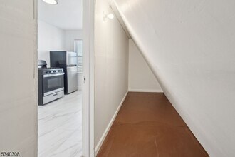 403 Abington Ave in Bloomfield, NJ - Building Photo - Building Photo