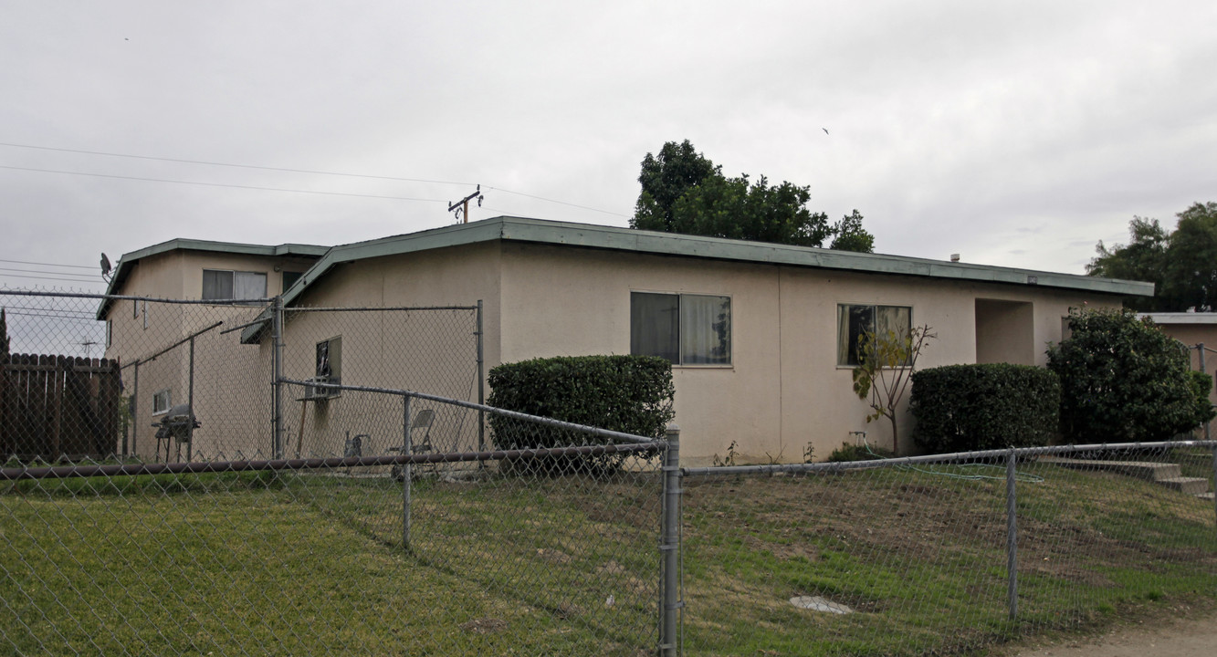 10401 Amherst Ave in Montclair, CA - Building Photo