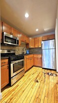 44 N Champlain St in Burlington, VT - Building Photo