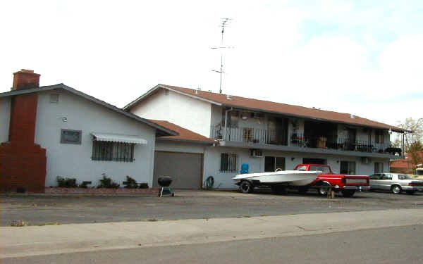 2671 Matheson Way in Sacramento, CA - Foto de edificio - Building Photo