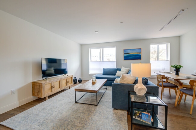 218 Washington Ave, Unit 108 in Portland, ME - Building Photo - Building Photo