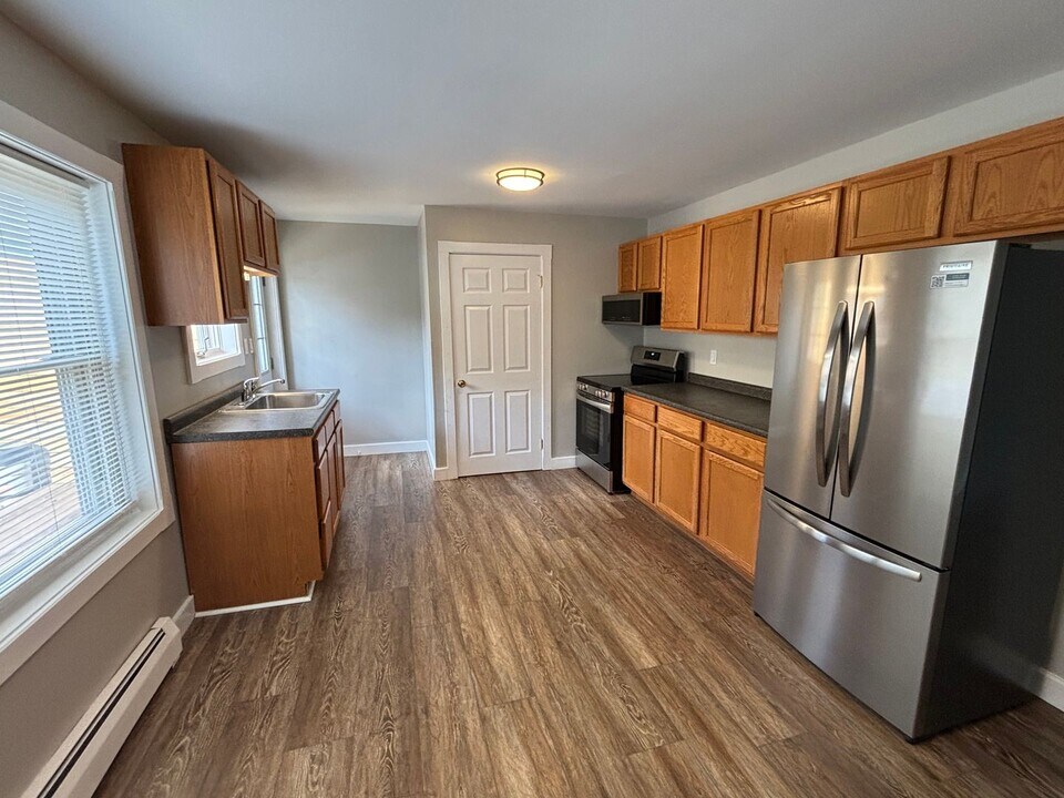 19 Dirigo Rd in South China, ME - Building Photo