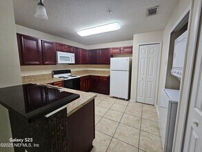 6965 Ortega Woods Dr in Jacksonville, FL - Building Photo - Building Photo