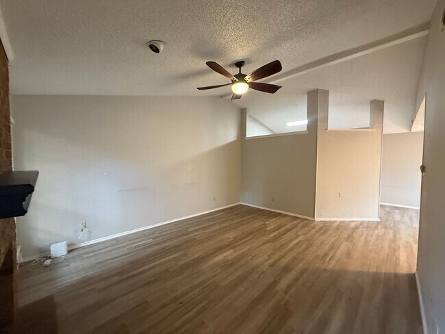 5556 93rd St in Lubbock, TX - Building Photo - Building Photo