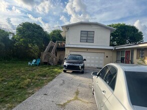 2326 Cres Ridge Rd in Daytona Beach, FL - Building Photo - Building Photo