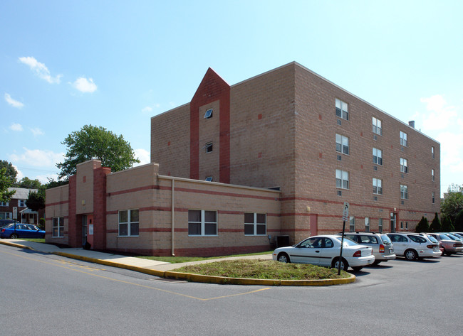 East Penn Place in Emmaus, PA - Foto de edificio - Building Photo