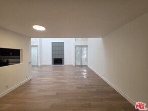 1421 Greenfield Ave in Los Angeles, CA - Building Photo - Building Photo