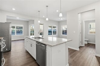 318 Commons Ave in Woodstock, GA - Building Photo - Building Photo