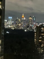 2870 Pharr Court South NW in Atlanta, GA - Building Photo