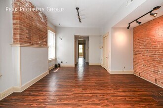 32 E Hollister St in Cincinnati, OH - Building Photo - Building Photo