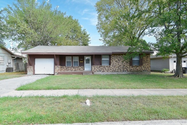 property at 1304 Skyline Dr
