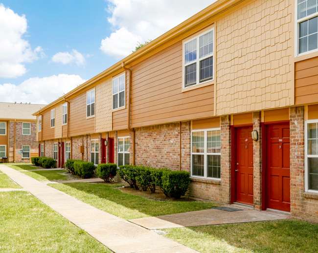 Estates at Spring Branch in Houston, TX - Foto de edificio - Building Photo