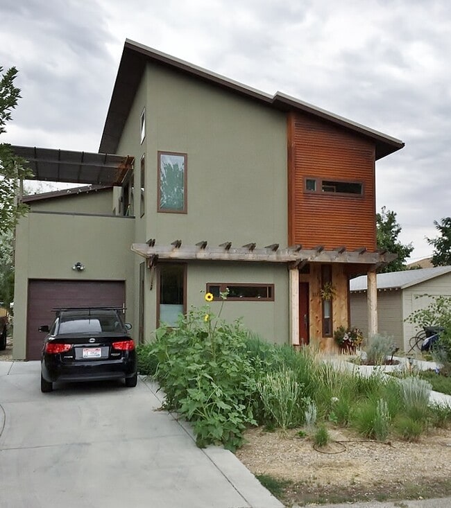 property at 211 E 33rd St