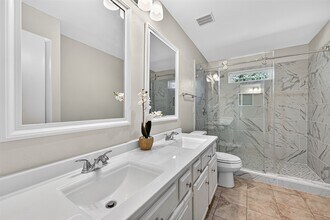 813 Lakeview Dr in Sugar Land, TX - Building Photo - Building Photo