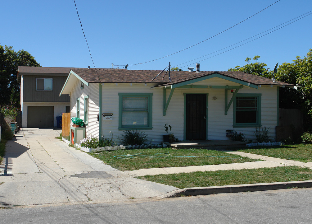 346-348 W Mission Ave in Ventura, CA - Building Photo