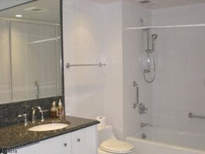 1 Claridge Dr in Verona, NJ - Building Photo - Building Photo