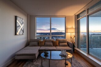 1632 Lions Gate Ln in North Vancouver, BC - Building Photo - Building Photo
