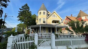 118 Ellsworth St in Bridgeport, CT - Building Photo