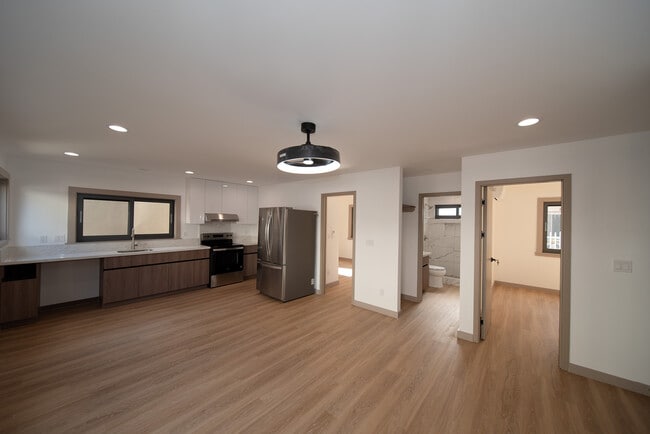 2056 10th Ave in Honolulu, HI - Building Photo - Building Photo