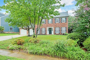 4516 Brownes Ferry Rd in Charlotte, NC - Building Photo