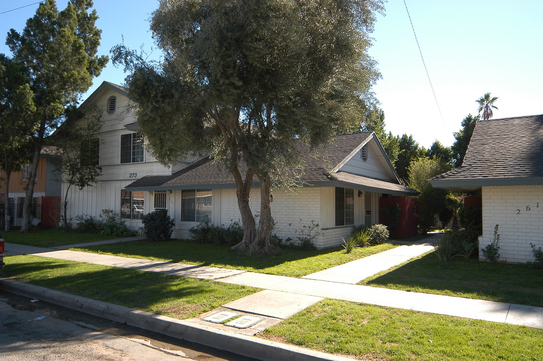 273 E Jackson St in Rialto, CA - Building Photo