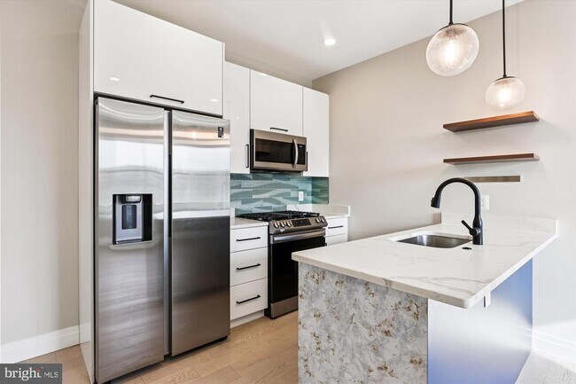 1102 Staples St NE in Washington, DC - Building Photo - Building Photo