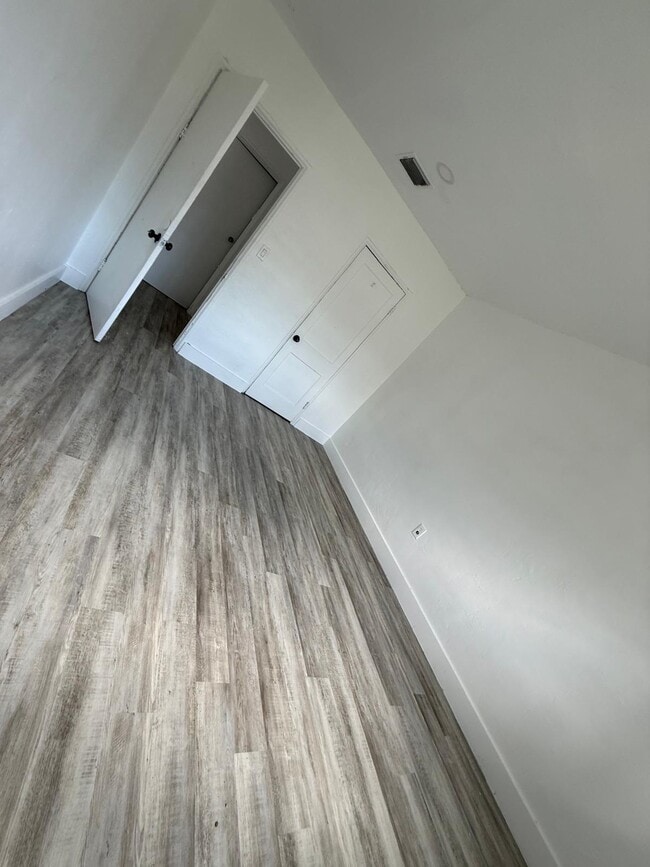 1251 NW 57th St in Miami, FL - Building Photo - Building Photo