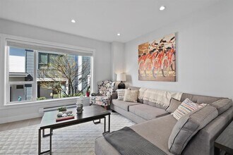 1180-163 163 St in Surrey, BC - Building Photo - Building Photo