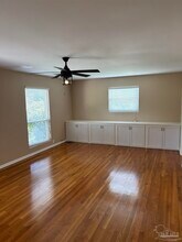 301 Teakwood Cir in Pensacola, FL - Building Photo - Building Photo