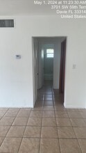 3701 SW 59th Terrace in Davie, FL - Building Photo - Building Photo
