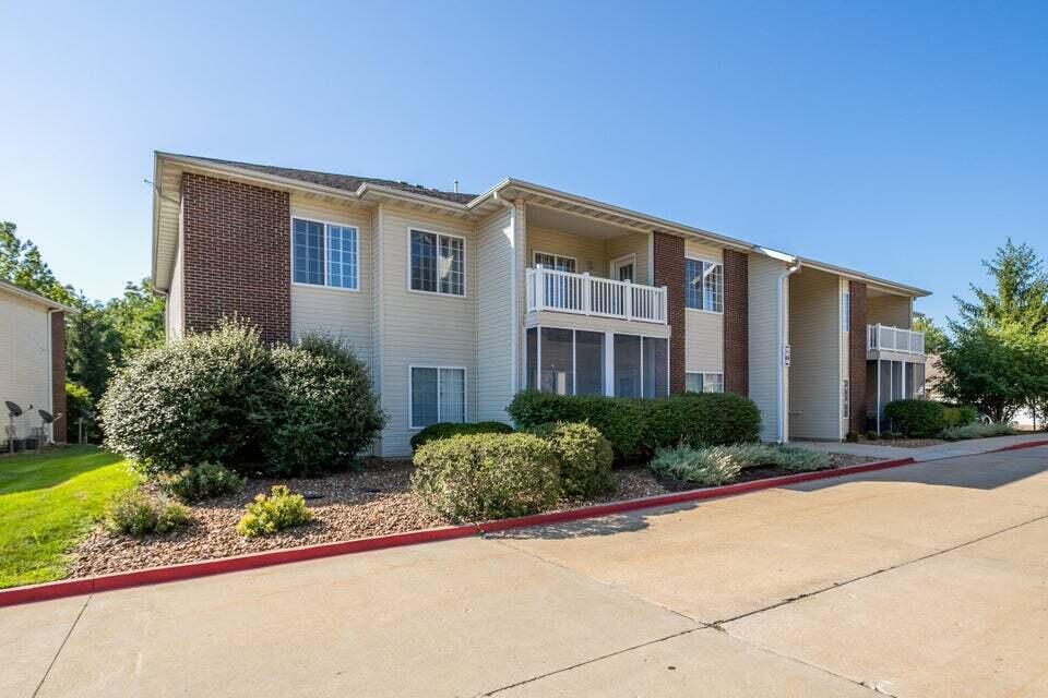 1115 KENNESAW in Columbia, MO - Building Photo