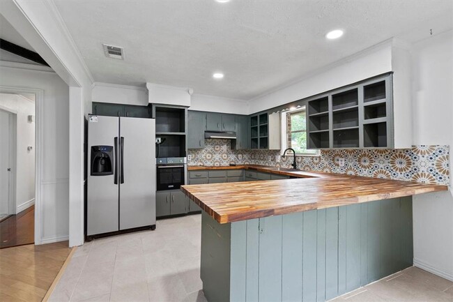 property at 600 Dove Creek Dr