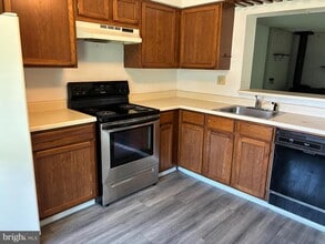 201 Villa Knoll Ct in Sicklerville, NJ - Building Photo - Building Photo