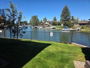 2081 Venice Dr in South Lake Tahoe, CA - Foto de edificio - Building Photo