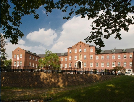 Clare Court in Baltimore, MD - Building Photo