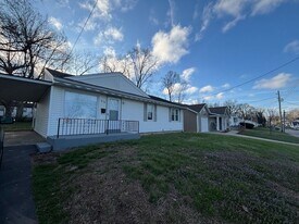 6118 Hancock Ave in Berkeley, MO - Building Photo