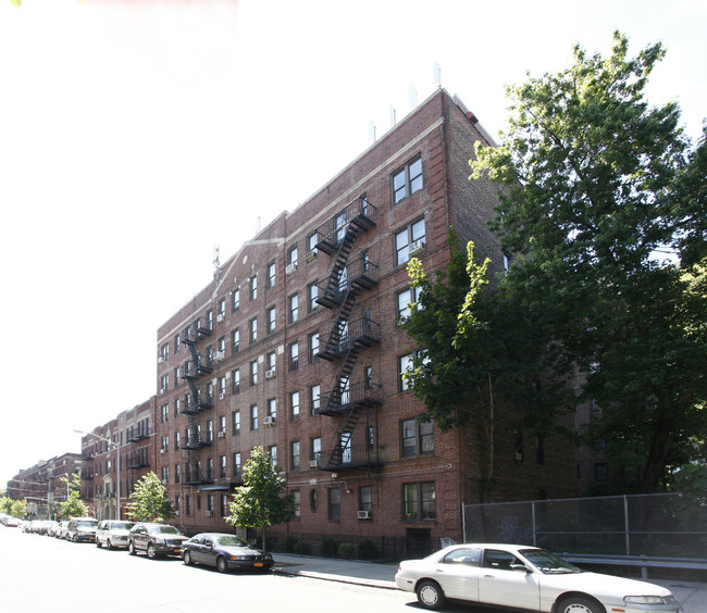 Mayfair House in Brooklyn, NY - Foto de edificio - Building Photo