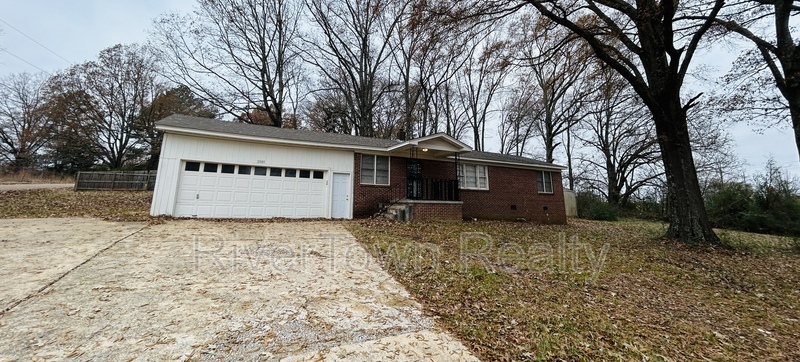 21185 TN-196 in Arlington, TN - Building Photo