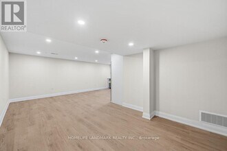 135 Waterloo Ave in Toronto, ON - Building Photo - Building Photo