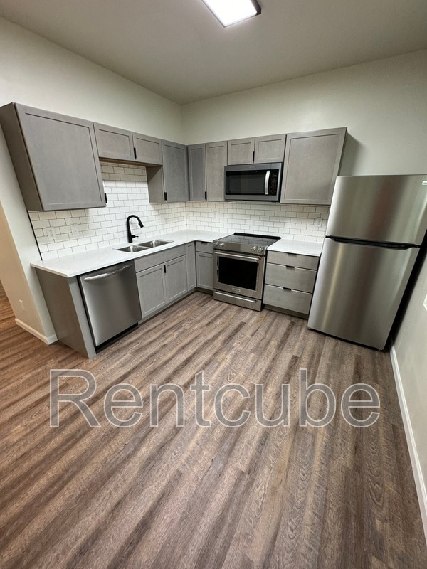 3196 Windsor Ave in Dubuque, IA - Building Photo - Building Photo