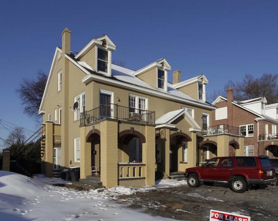 1007 N Main St in Anderson, SC - Foto de edificio