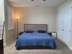 6492 Bayview Dr in Oakland, CA - Building Photo