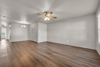 609 Lost Trl, Unit Unit B in Copperas Cove, TX - Building Photo - Building Photo