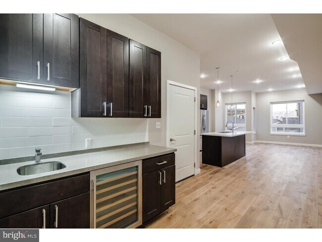 1636 Ridge Ave-Unit -3/PH in Philadelphia, PA - Foto de edificio - Building Photo