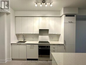 30-3830 Elm Dr W in Mississauga, ON - Building Photo - Building Photo