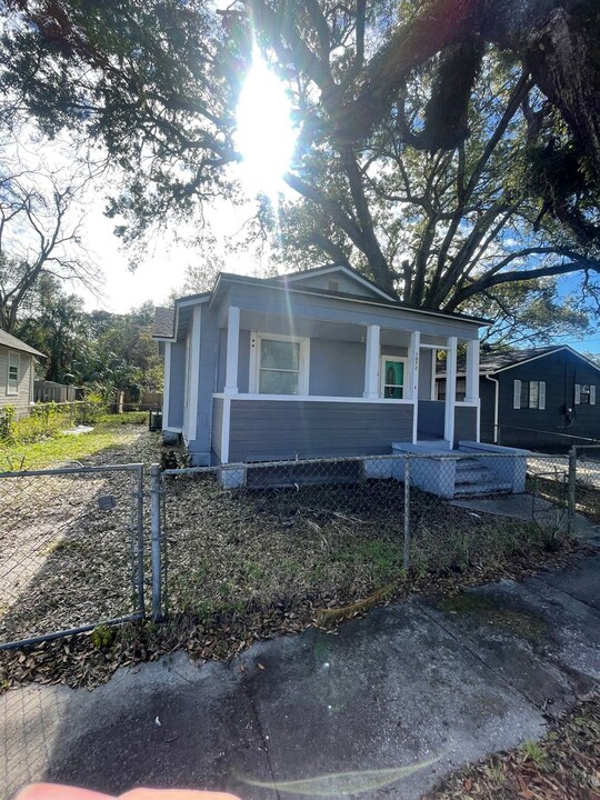 1072 Scriven St in Jacksonville, FL - Building Photo